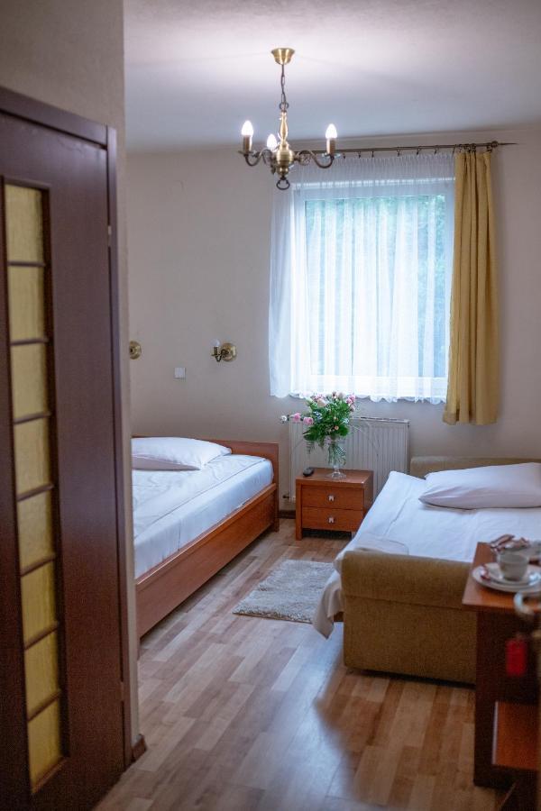 Noclegi General Vělička Exteriér fotografie